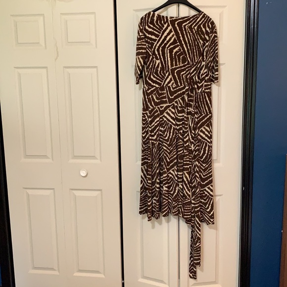 Dress - Picture 3 of 3